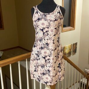 Title Nine Women’s Dress. Cirque de la vie sundress. Peach and black.